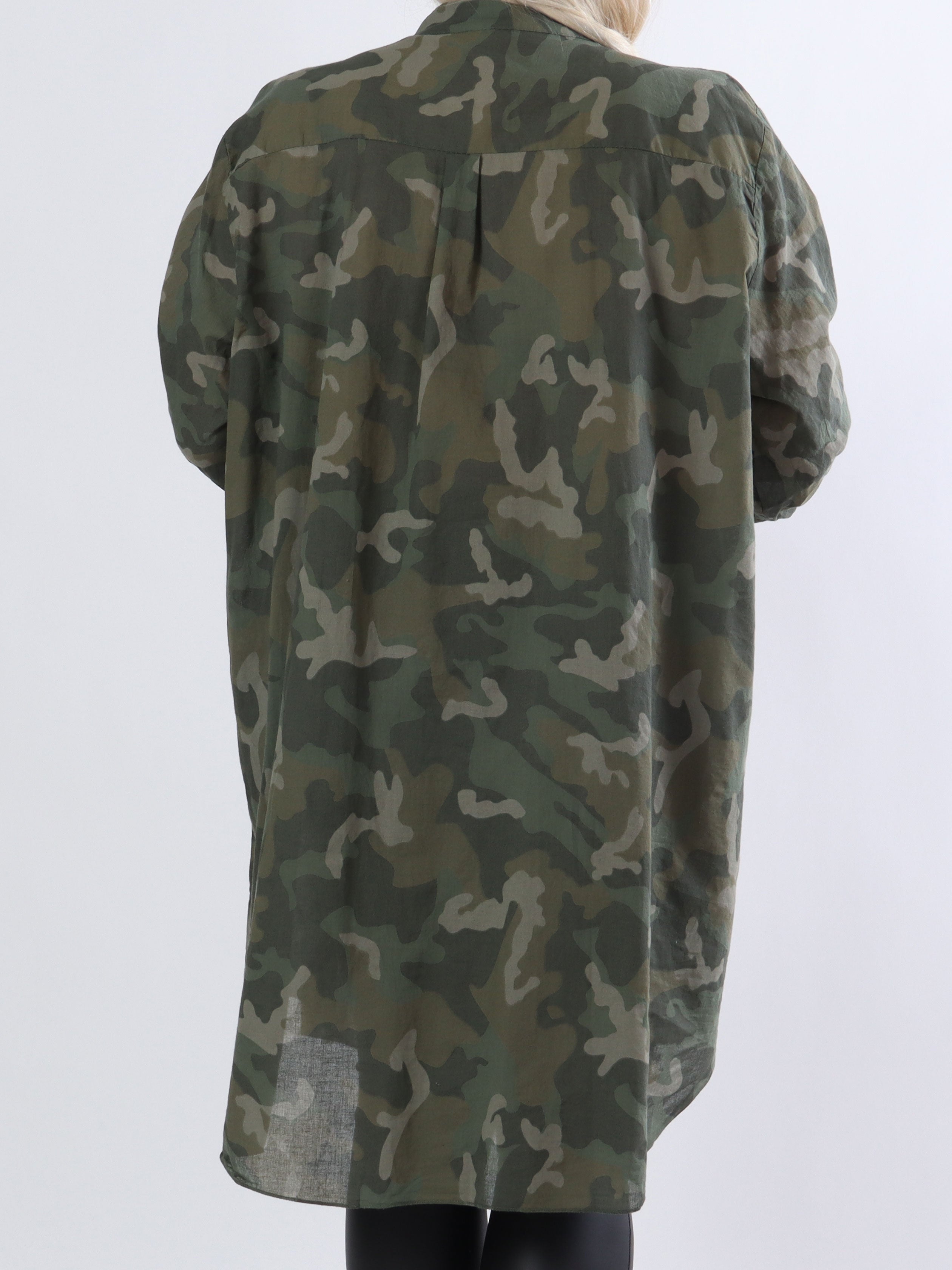Berna Camo - Plus size skjorte i camouflageprint
